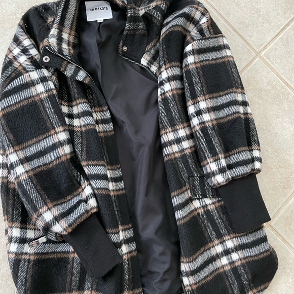 BB Dakota plaid times coat - Picture 7 of 8